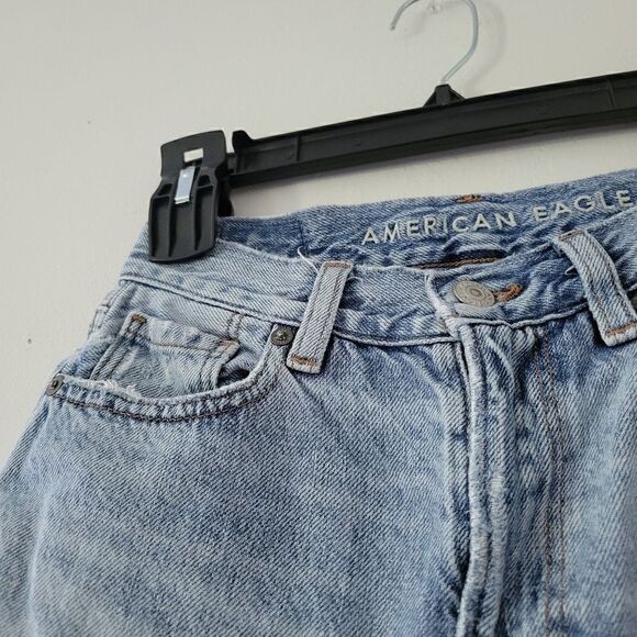 American Eagle Mom Jeans Cut Off Shorts Distressed Light Wash 00 Regular - Picture 3 of 8